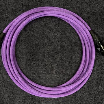 Kabel mikrofonowy XLR/XLR Fioletowy – 5m — zwinięty kabel