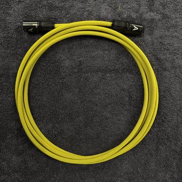 Kabel sieciowy RJ45-RJ45 – 3m żółty — zwinięty kabel